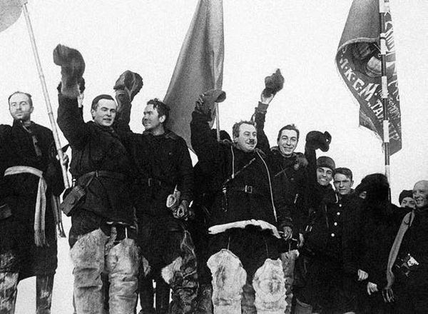 Юрий Бурлаков - Папанинская четверка: взлеты и падения