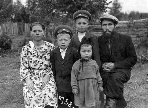 Леонид Васильев - Солнце над лесом (сборник)