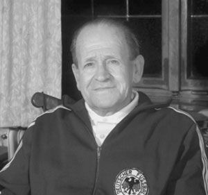Владимир Малов - 100 великих футбольных тренеров